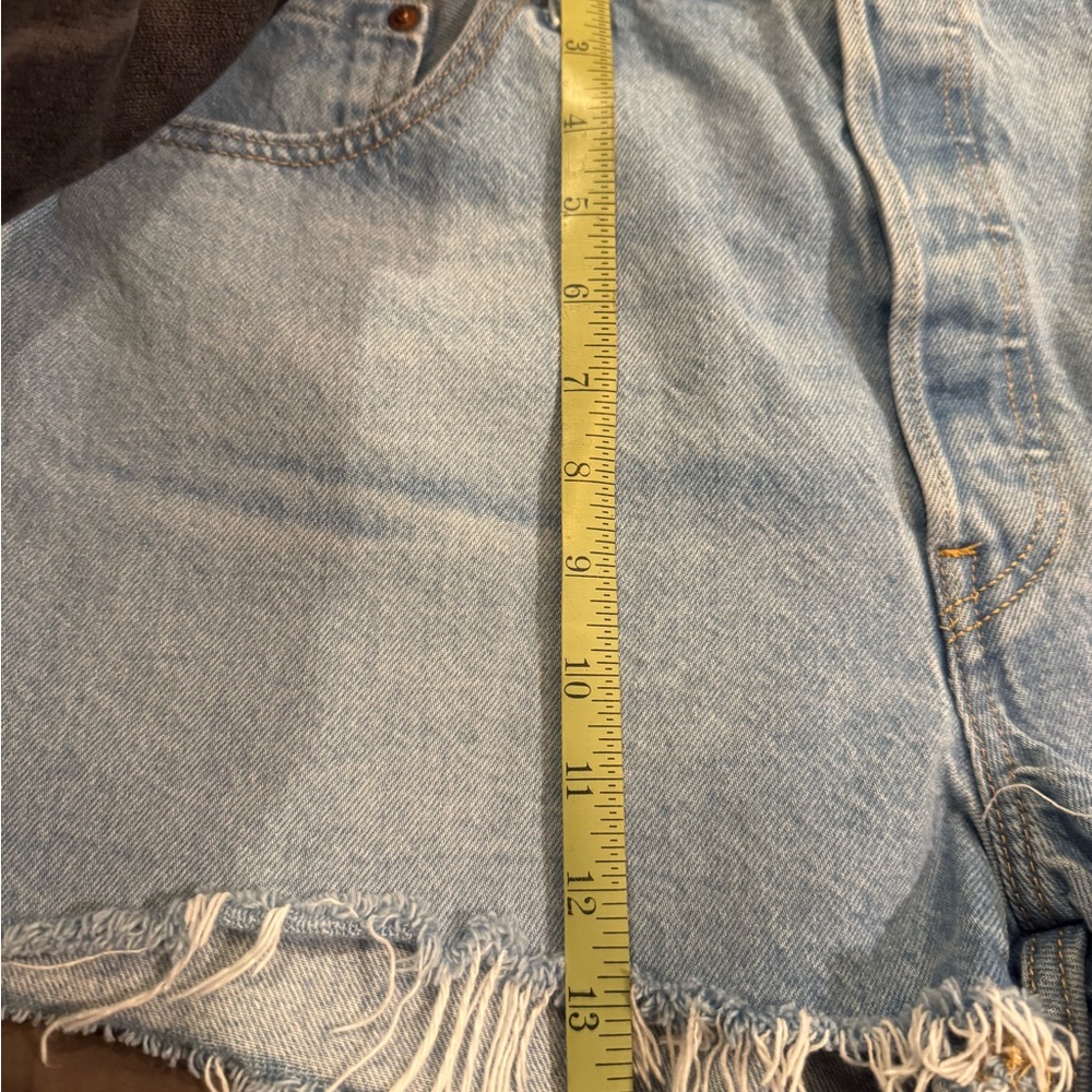 Levi’s 501 Light Blue Denim Patchwork Jean Shorts size 34 - Picture 5 of 5